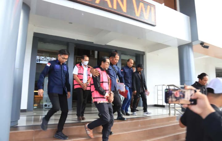 Kadispora Kaltim dan Kepala Sekretariat DBON Resmi Ditahan, Terseret Dugaan Korupsi Dana Hibah Rp100 Miliar